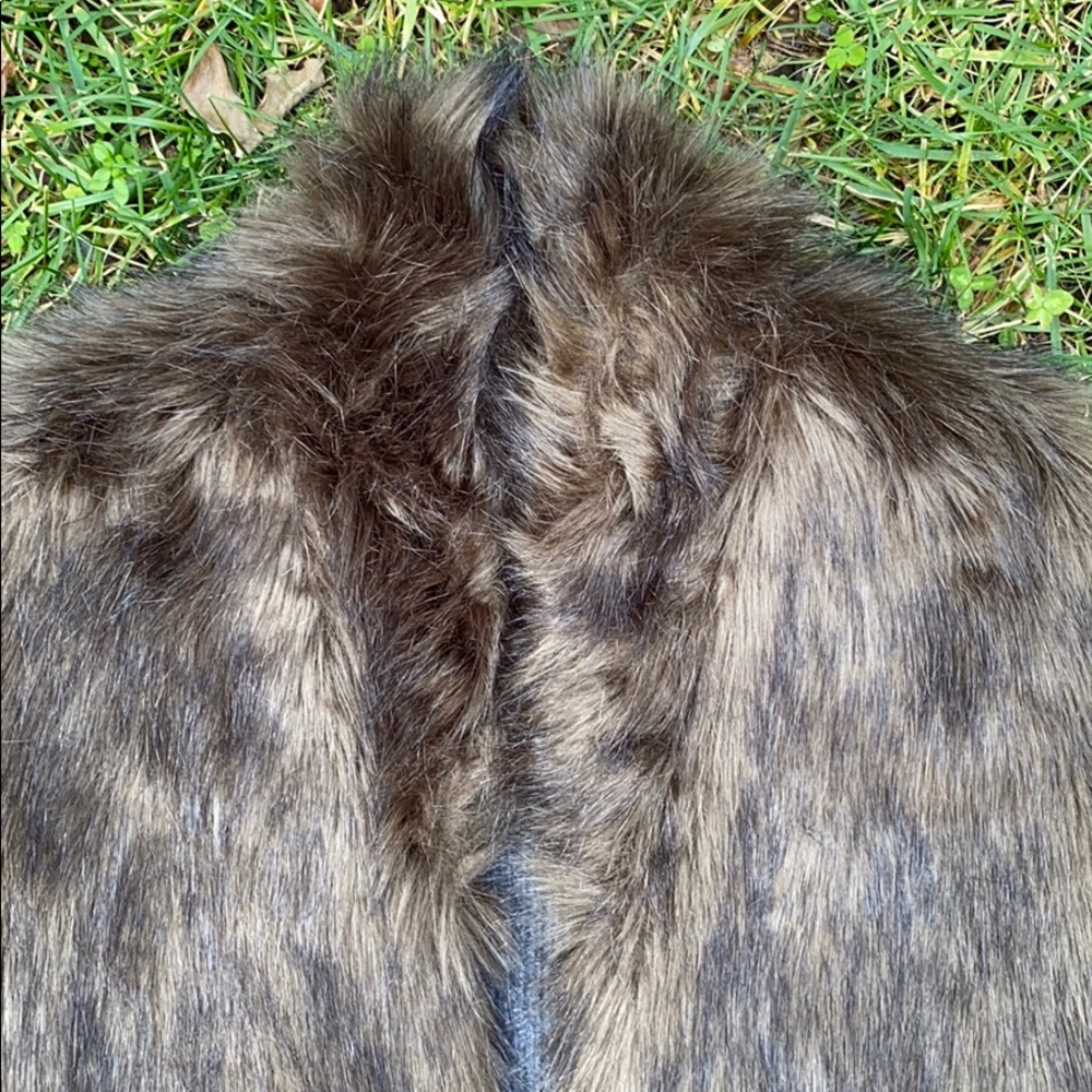 NEW WITH TAGS Joie Pruce Faux Fur Reversible Vest - Picture 12 of 13